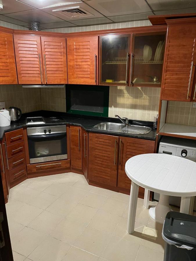 Kaya Hostel Dubai Exterior photo