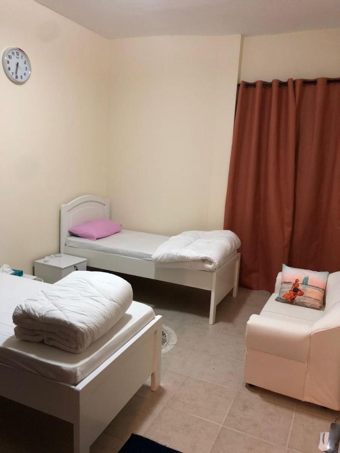 Kaya Hostel Dubai Exterior photo