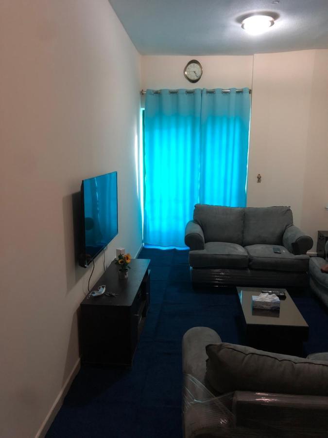 Kaya Hostel Dubai Exterior photo