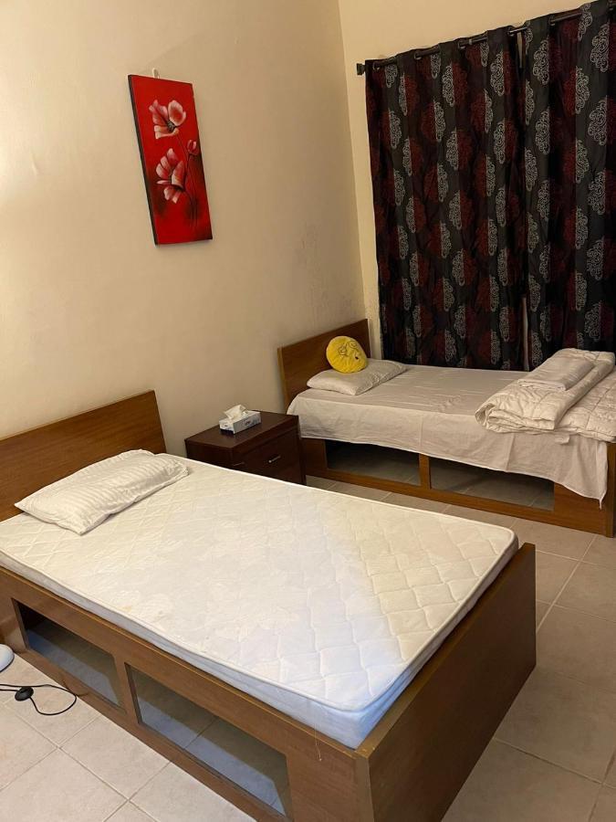 Kaya Hostel Dubai Exterior photo