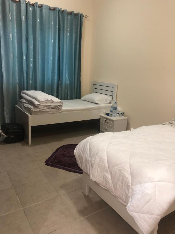 Kaya Hostel Dubai Exterior photo